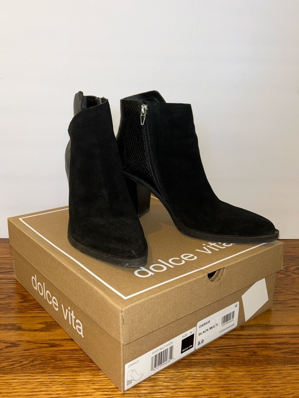 Dolce Vita Darius Black Suede Booties sz 8